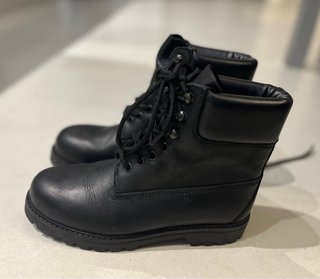 Botas de Piel Negra