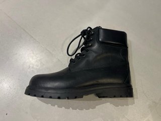 Botas de Piel Negra