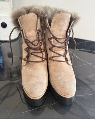 Botines de plataforma beige con cuña