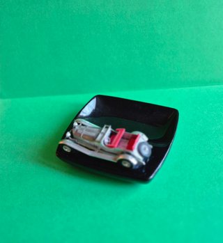 Posa objetos con Coche miniatura de LESNEY