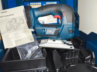 Sierra de calar Bosch GST 18V-LI B