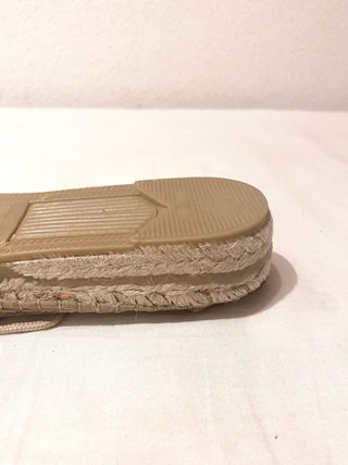 Zapatillas planas de esparto con cordones talla 39