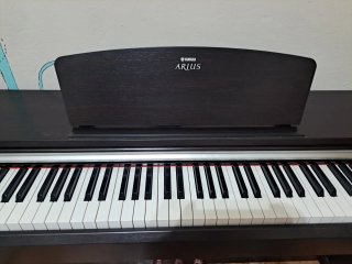 Piano Digital Yamaha Clavinova ARIUS