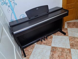 Piano Digital Yamaha Clavinova ARIUS