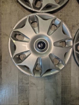 Tapacubos Ford Transit Connect 16