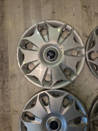 Tapacubos Ford Transit Connect 16