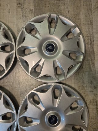 Tapacubos Ford Transit Connect 16