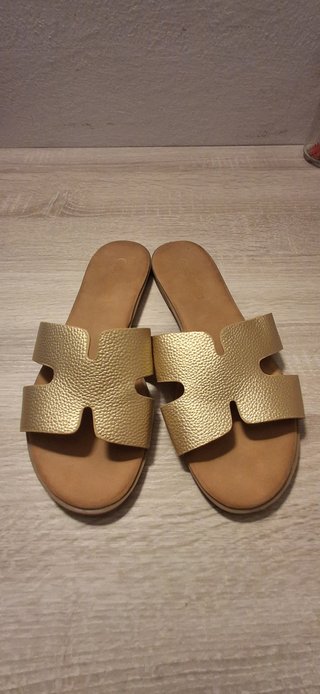 Sandalias doradas talla 40