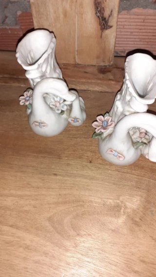 Pareja jarrones porcelana cisne buen estado.ver