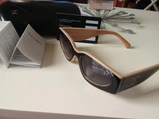 Gafas Chanel Negras y Beige