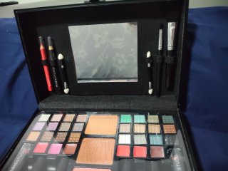 Estuche de Maquillaje Magic Studio Multicolor