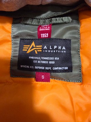 Giubbotto Alpha Industries con cappuccio