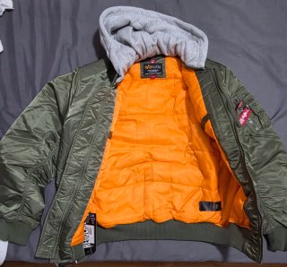 Giubbotto Alpha Industries con cappuccio