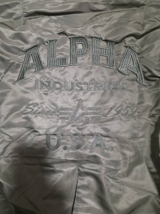 Giubbotto Alpha Industries con cappuccio