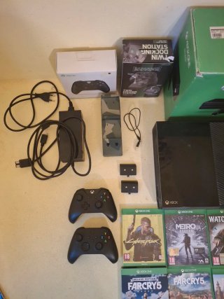 Xbox One 500 GB con giochi e accessori
