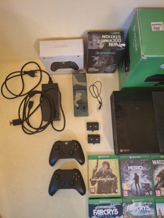 Xbox One 500 GB con giochi e accessori