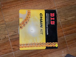 Kit de arrastre D.I.D. Aprilia Tuono V2