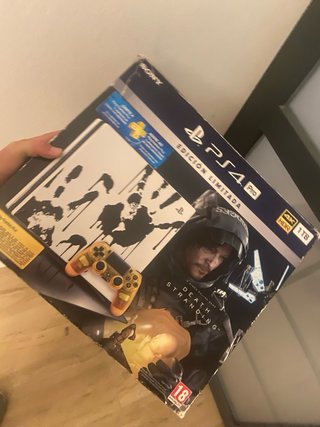 PS4 Pro Edizione Speciale + Giochi