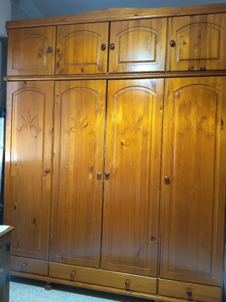 Armario madera provenzal