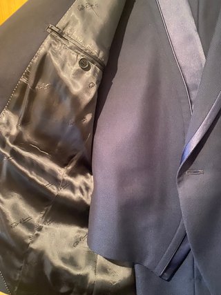 Traje de novio azul Félix Ramiro.