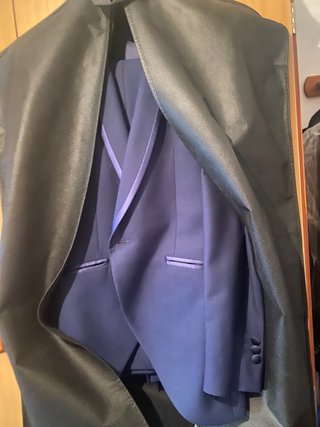 Traje de novio azul Félix Ramiro.