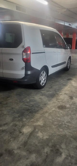 Ford Transit Courier 2018