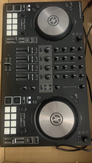 Controlador DJ Traktor Kontrol S3