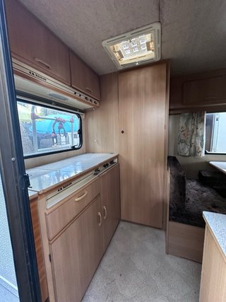 Caravana Adria - 750 kg
