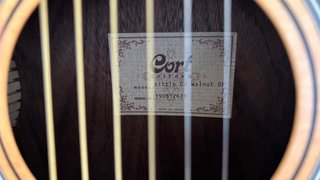 Guitarra Cort Little CJ Walnut