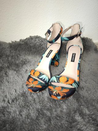 Sandalias Nine West Talla 39.5 Estampado Floral