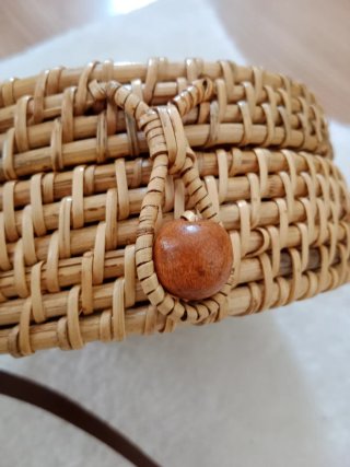 Bolso redondo ratán asa piel