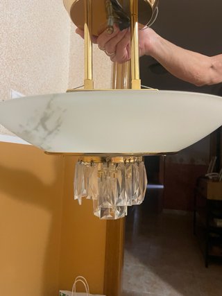 Lámpara de techo dorada con cristales