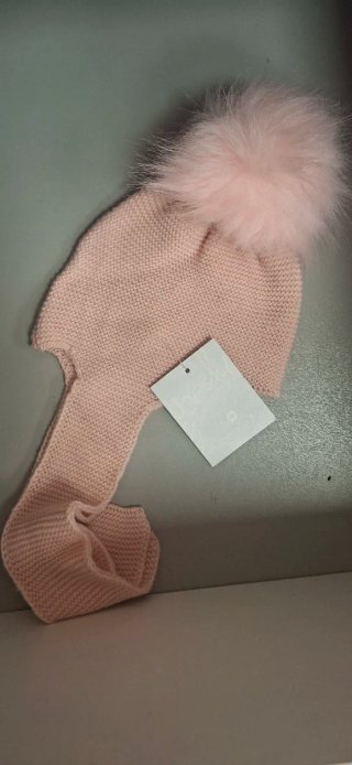 Gorro de lana con pompón rosa
