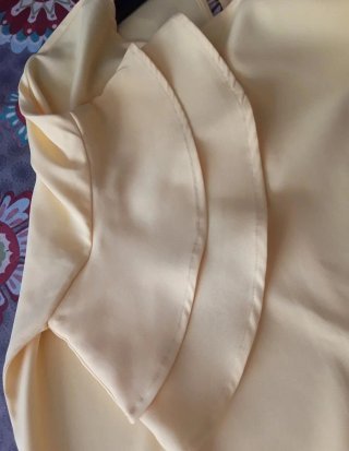 Vestido amarillo con volantes