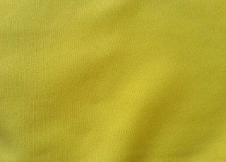 Vestido amarillo con volantes
