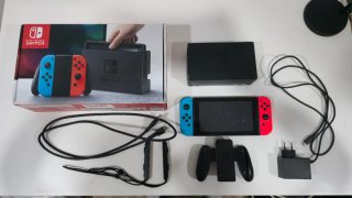Console Nintendo Switch + Accessori
