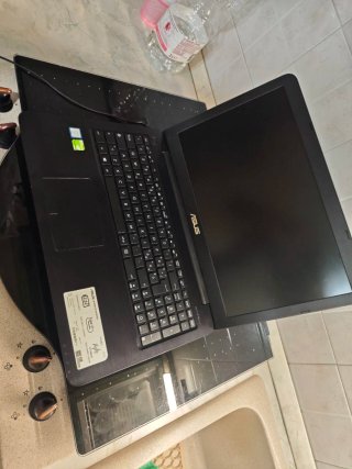 Portatile Asus f556 i7 16gb RAM ssd nvidia 15.6"