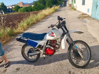 Honda XL200R Enduro Moto no arranca sin papele