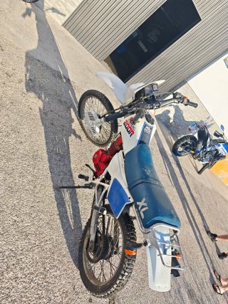 Honda XL200R Enduro Moto no arranca sin papele