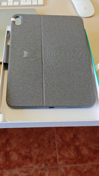 Funda Logitech Combo Touch iPad 10ª/11ª Gen