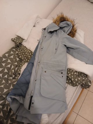 Parka Azzurra con Cappuccio e Pelliccia