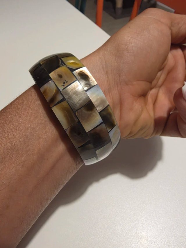 Brazalete Vintage Concha de Abulón y Resina
