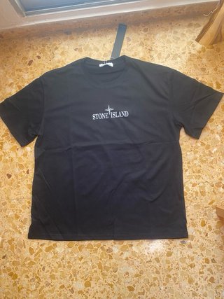 Camiseta Stone Island Negra