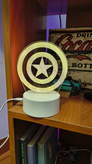 Lampada LED Scudo Captain America Multicolore