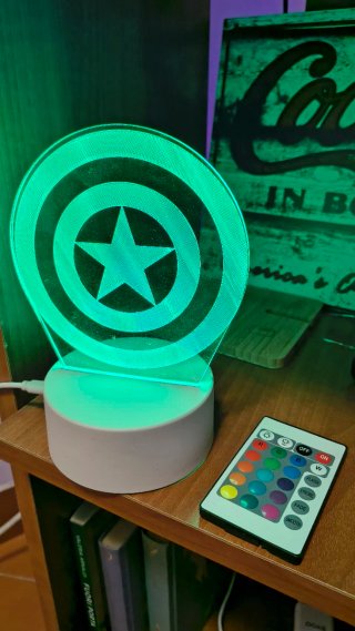 Lampada LED Scudo Captain America Multicolore
