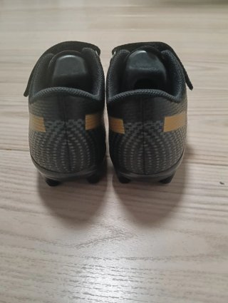 Botas de fútbol para niño