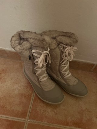Botas de nieve beige y grises talla 42