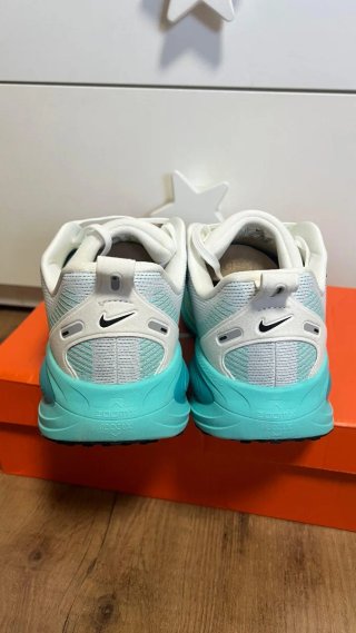 Nike Vomero 18 Talla 43