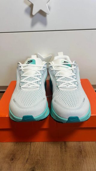 Nike Vomero 18 Talla 43