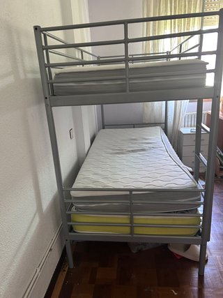 Litera metálica  gris, con 1 colchon